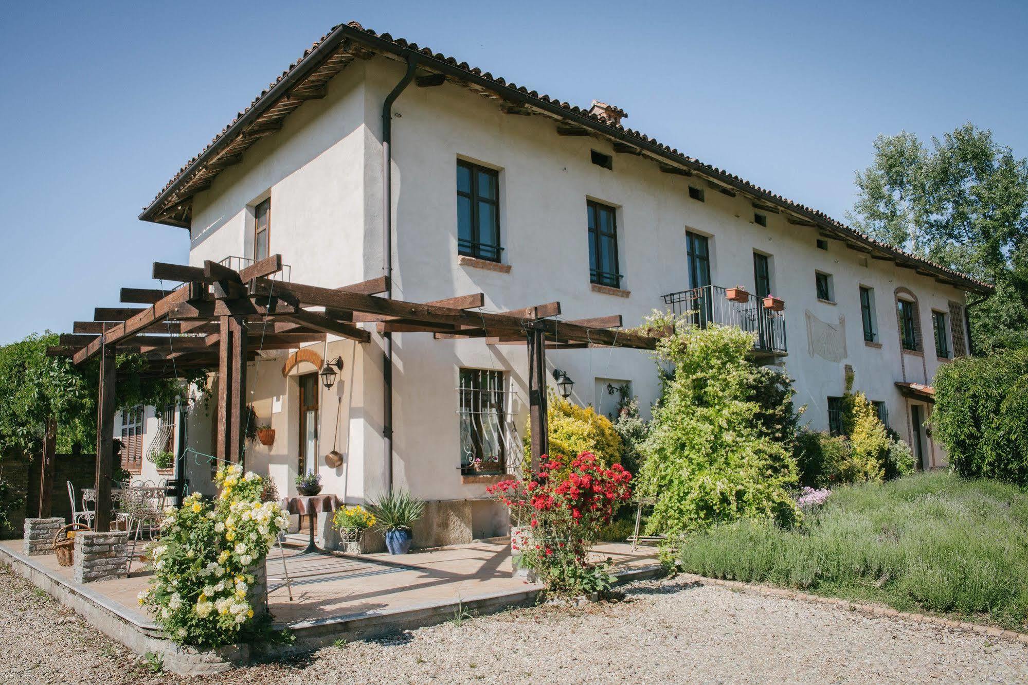I Grilli Bed & Breakfast Castagnole delle Lanze Екстериор снимка